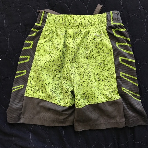 Boys Draw String athletic shorts - Picture 3 of 3